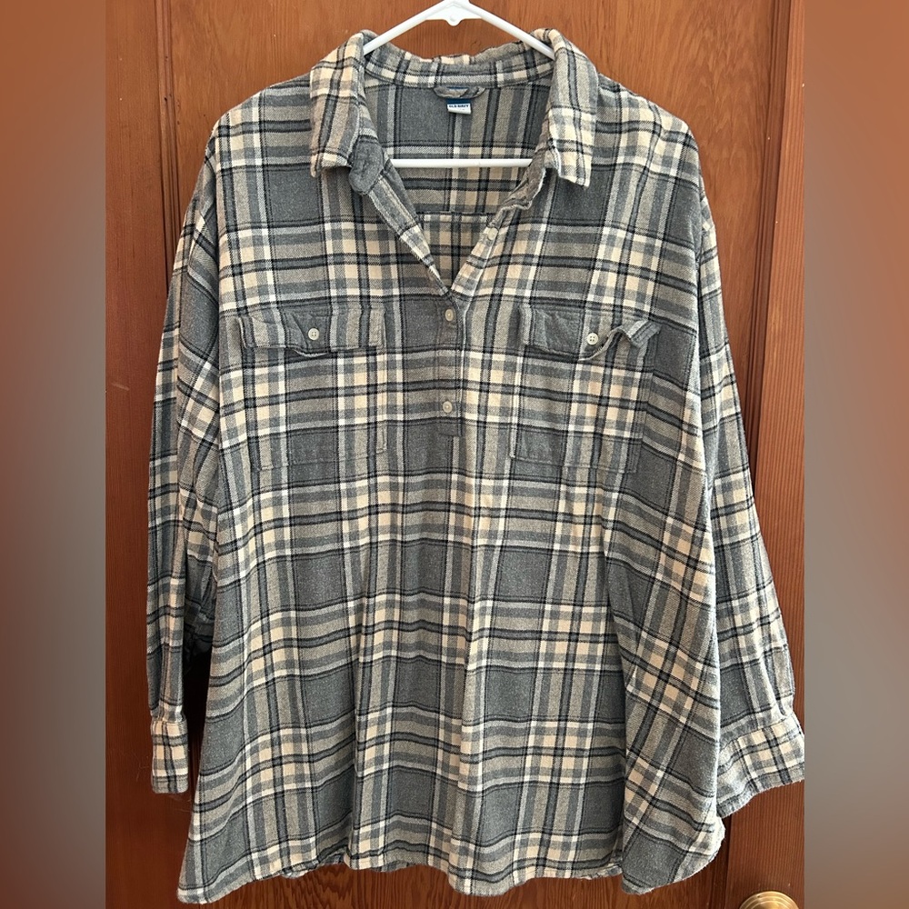 Old Navy XL maternity plaid shirt